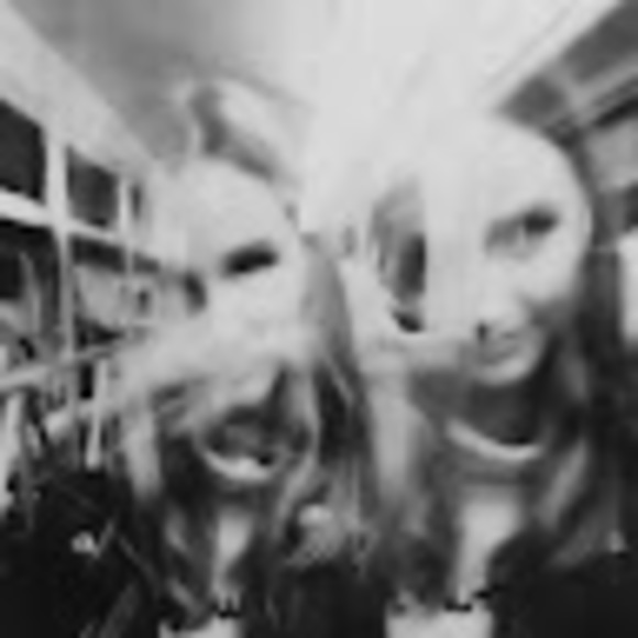 Meet your Posher, Claire - Picture 1 of 1